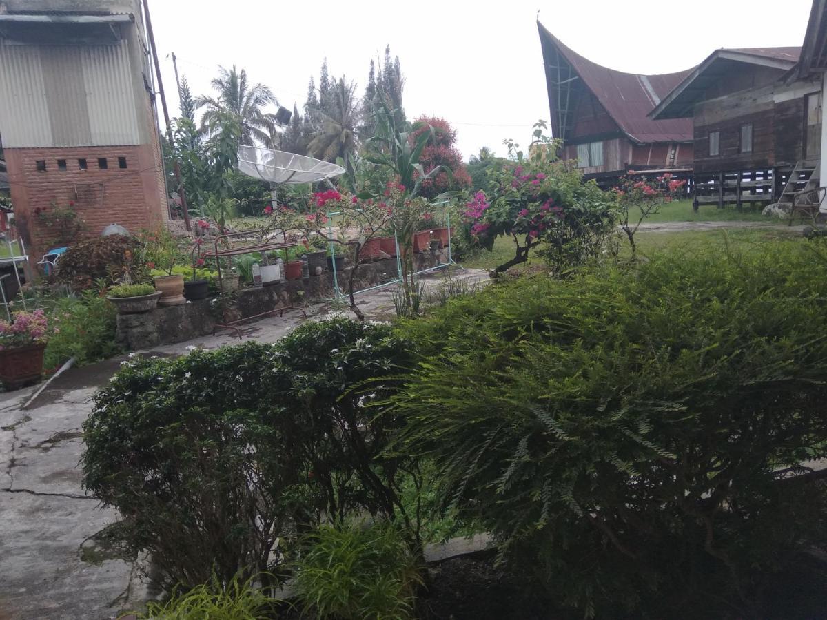 Bernard Guest House & Resto Redpartner Ambarita Экстерьер фото